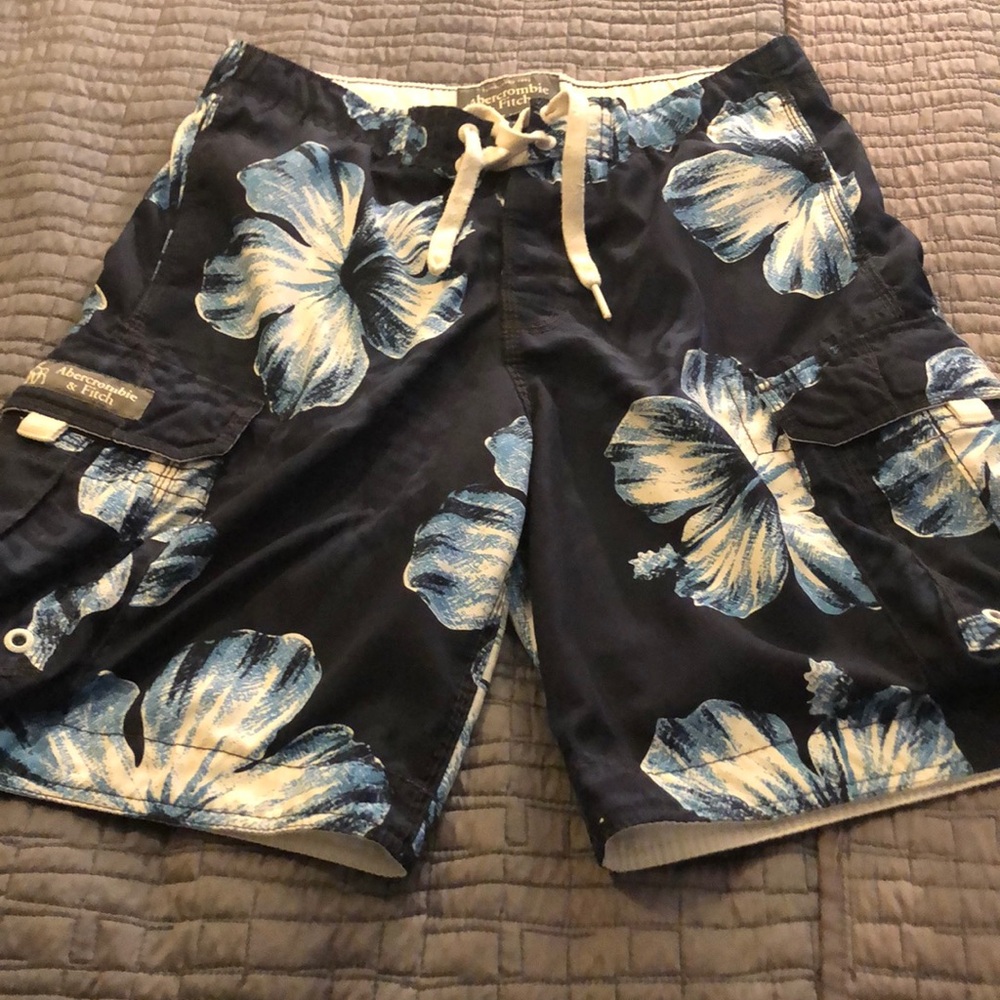 Abercrombie & Fitch blue hibiscus Men's Floral Swim Shorts with cargo pockets.